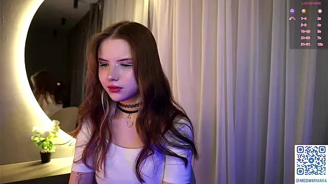 Snapshot of EvelyynLopez chatting on 12-24-24, 01:39 EvelyynLopez online show from 12-24-24, 01:39