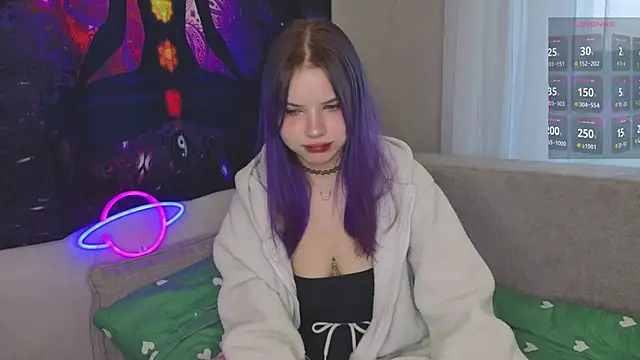 Snapshot of EvelyynLopez chatting on 09-25-25, 04:05 EvelyynLopez online show from 09-25-25, 04:05