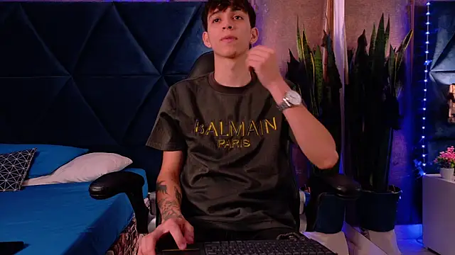 Lion Foster01 online show from 10-23-25, 12:04