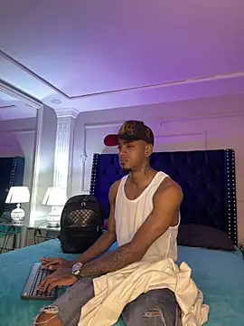 AaronCruz  online show from 03-03-26, 12:17