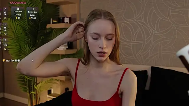 Snapshot of PollyAgata chatting on 03-15-25, 07:48 PollyAgata online show from 03-15-25, 07:48