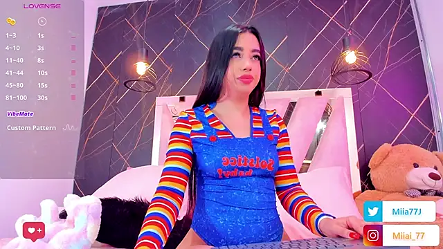 Snapshot of Miia77_ chatting on 10-31-25, 03:07 Miia77 online show from 10-31-25, 03:07