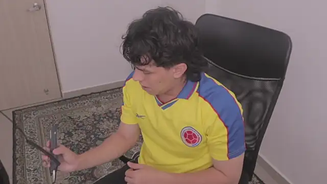 Tony Hoffa online show from 12-21-25, 07:21