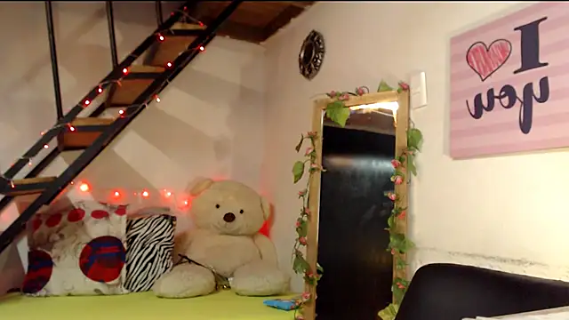 luna sky83 online show from 01-16-25, 07:28