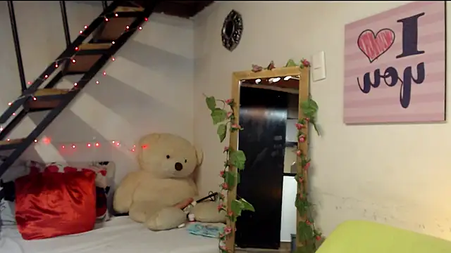 luna sky83 online show from 02-04-25, 10:10