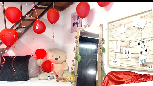 luna sky83 online show from 09-28-25, 06:19