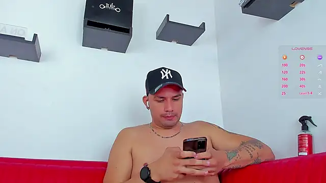 Jacoob19  online show from 01-18-25, 04:10