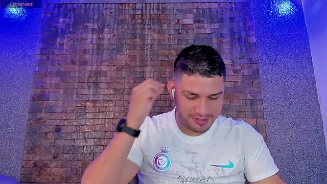 Jacoob19  online show from 01-21-25, 01:11