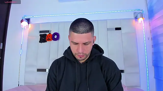 Jacoob19  online show from 10-19-25, 03:40