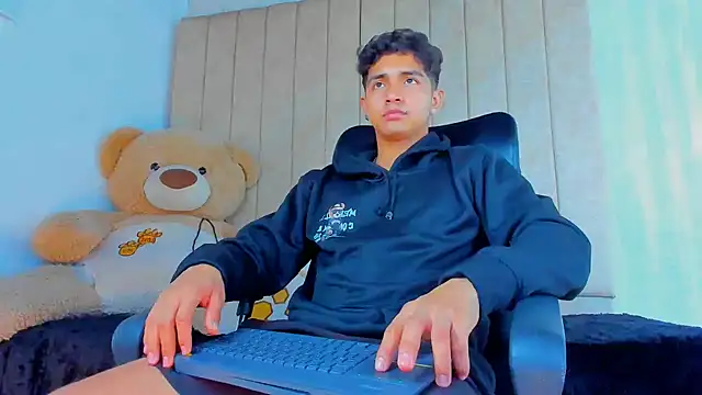 Muichiro tokito1 online show from 02-01-25, 04:24