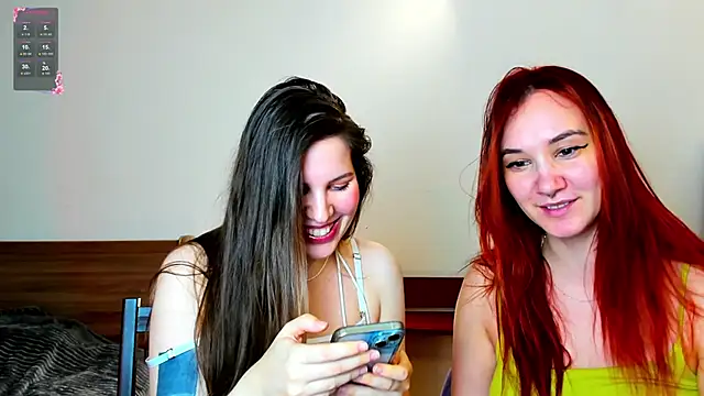 Snapshot of Annie_aww chatting on 01-06-25, 12:27 Annie aww online show from 01-06-25, 12:27