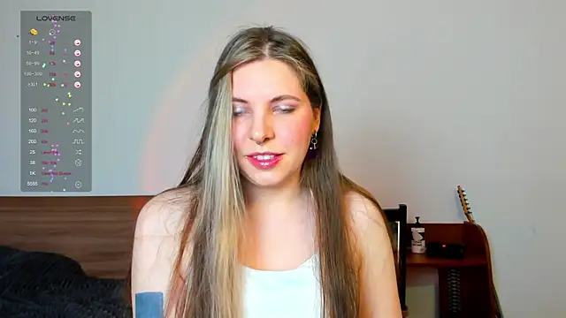 Snapshot of Annie_aww chatting on 02-09-25, 09:47 Annie aww online show from 02-09-25, 09:47