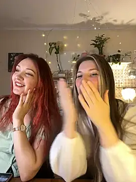 Snapshot of Annie_aww chatting on 03-08-25, 08:14 Annie aww online show from 03-08-25, 08:14