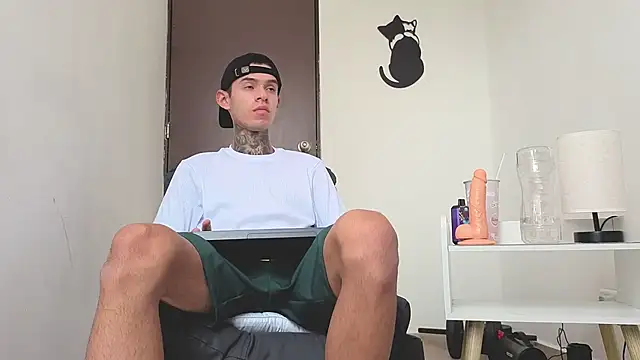 Snapshot of Saturno_v chatting on 11-09-25, 06:23 Saturno v online show from 11-09-25, 06:23