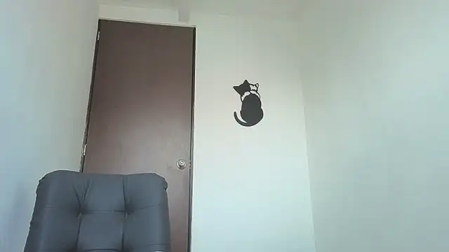 Snapshot of Saturno_v chatting on 11-22-25, 11:09 Saturno v online show from 11-22-25, 11:09