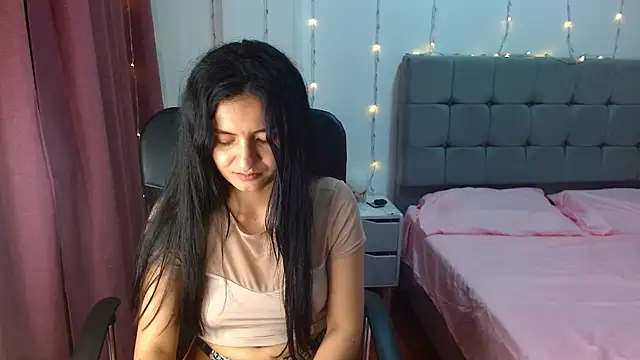 ChloeSanchezx online show from 01-11-25, 12:12