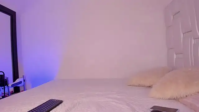 alanajonhsonm online show from 01-24-25, 05:21