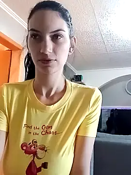 Snapshot of MeanGirl93 chatting on 09-18-25, 08:05 MeanGirl93 online show from 09-18-25, 08:05