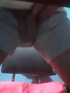 Snapshot of hugosafado333 chatting on 10-25-25, 04:53 hugosafado333 online show from 10-25-25, 04:53