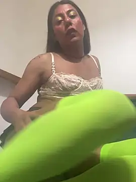 Yerucita online show from 11-22-25, 01:37