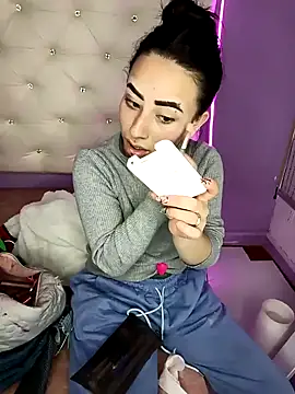 hanna  azumi online show from 02-09-25, 03:11