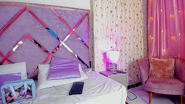 hanna  azumi online show from 03-06-25, 03:57