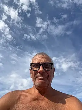 Snapshot of 4n4l1zz4m1 chatting on 10-14-25, 01:12 4n4l1zz4m1 online show from 10-14-25, 01:12