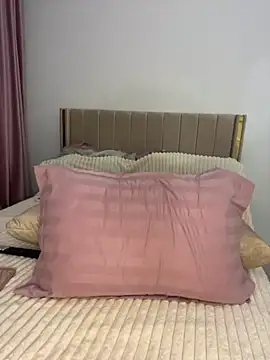 Snapshot of GraceCarther chatting on 10-19-25, 06:30 GraceCarther online show from 10-19-25, 06:30