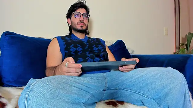 Snapshot of Ackerman_Eren_ chatting on 01-31-25, 06:25 Ackerman Eren online show from 01-31-25, 06:25