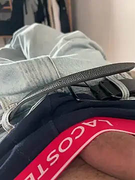 Snapshot of pignoufe chatting on 02-20-26, 04:18 pignoufe online show from 02-20-26, 04:18