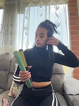 Laura fernandezII online show from 02-09-26, 05:28