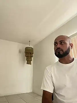 Snapshot of islandvybee55 chatting on 01-19-25, 10:17 islandvybee55 online show from 01-19-25, 10:17