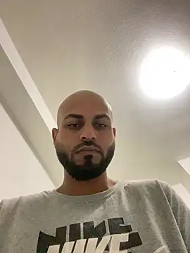 Snapshot of islandvybee55 chatting on 02-14-25, 07:17 islandvybee55 online show from 02-14-25, 07:17