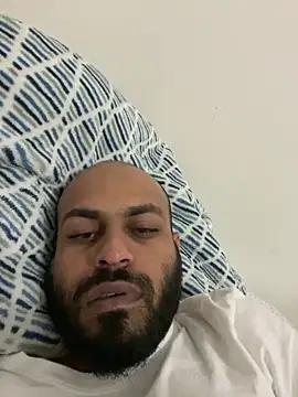 Snapshot of islandvybee55 chatting on 03-10-25, 03:45 islandvybee55 online show from 03-10-25, 03:45