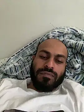 Snapshot of islandvybee55 chatting on 03-15-25, 03:06 islandvybee55 online show from 03-15-25, 03:06