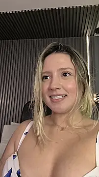 Snapshot of MiaPetit_ chatting on 12-03-25, 08:18 MiaPetit online show from 12-03-25, 08:18