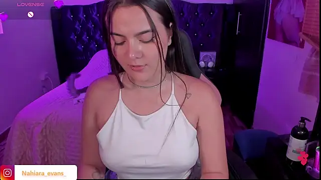 NahiaraEvans  online show from 02-03-25, 05:18