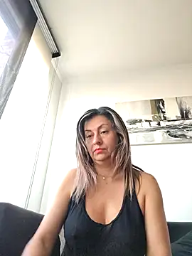 Latiinvenushot online show from 02-28-26, 11:55