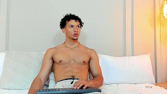 Snapshot of Dominick_star chatting on 12-13-24, 04:00 Dominick star online show from 12-13-24, 04:00