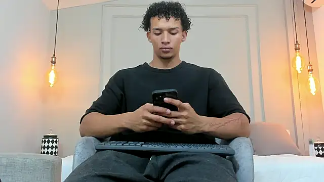 Snapshot of Dominick_star chatting on 12-14-24, 03:51 Dominick star online show from 12-14-24, 03:51