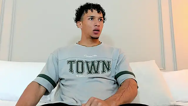 Snapshot of Dominick_star chatting on 12-29-24, 03:33 Dominick star online show from 12-29-24, 03:33