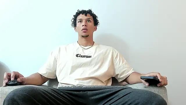 Snapshot of Dominick_star chatting on 12-30-24, 03:25 Dominick star online show from 12-30-24, 03:25