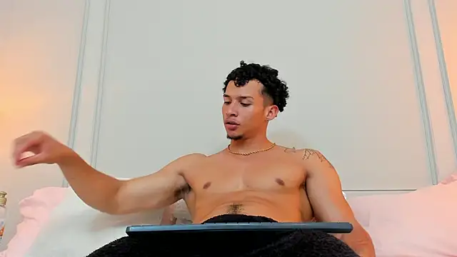 Snapshot of Dominick_star chatting on 01-12-25, 09:08 Dominick star online show from 01-12-25, 09:08