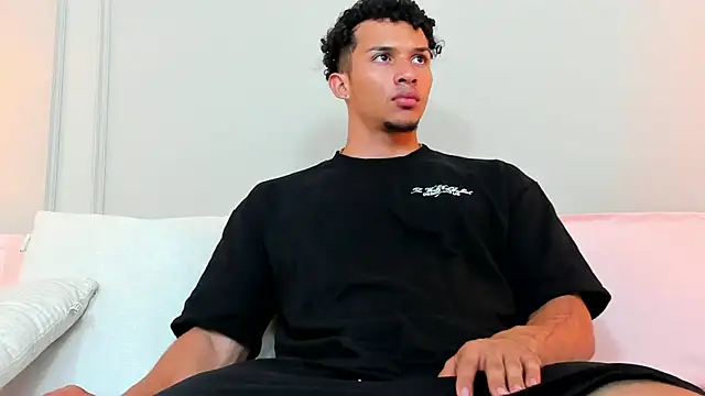 Snapshot of Dominick_star chatting on 01-15-25, 04:04 Dominick star online show from 01-15-25, 04:04