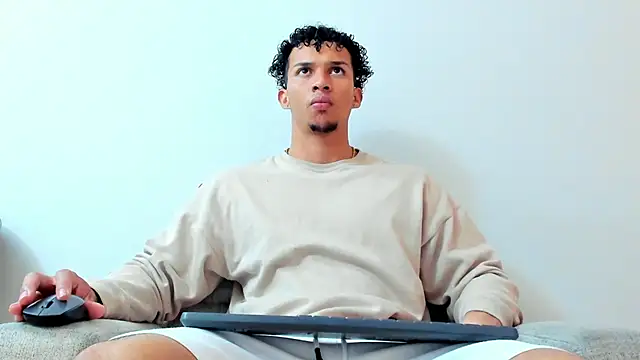 Snapshot of Dominick_star chatting on 01-18-25, 03:53 Dominick star online show from 01-18-25, 03:53