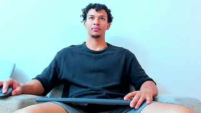 Snapshot of Dominick_star chatting on 01-19-25, 05:05 Dominick star online show from 01-19-25, 05:05