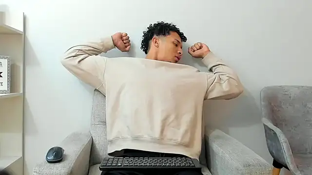 Snapshot of Dominick_star chatting on 01-31-25, 03:09 Dominick star online show from 01-31-25, 03:09