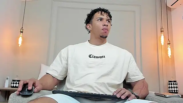 Snapshot of Dominick_star chatting on 02-06-25, 04:21 Dominick star online show from 02-06-25, 04:21