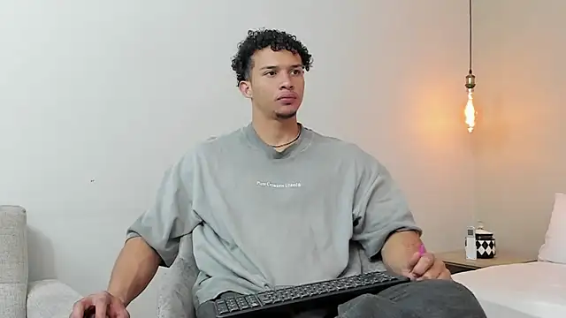 Snapshot of Dominick_star chatting on 02-09-25, 04:25 Dominick star online show from 02-09-25, 04:25