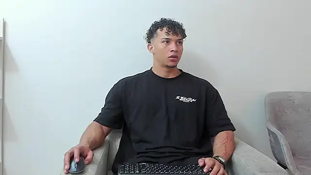 Snapshot of Dominick_star chatting on 02-12-25, 05:15 Dominick star online show from 02-12-25, 05:15